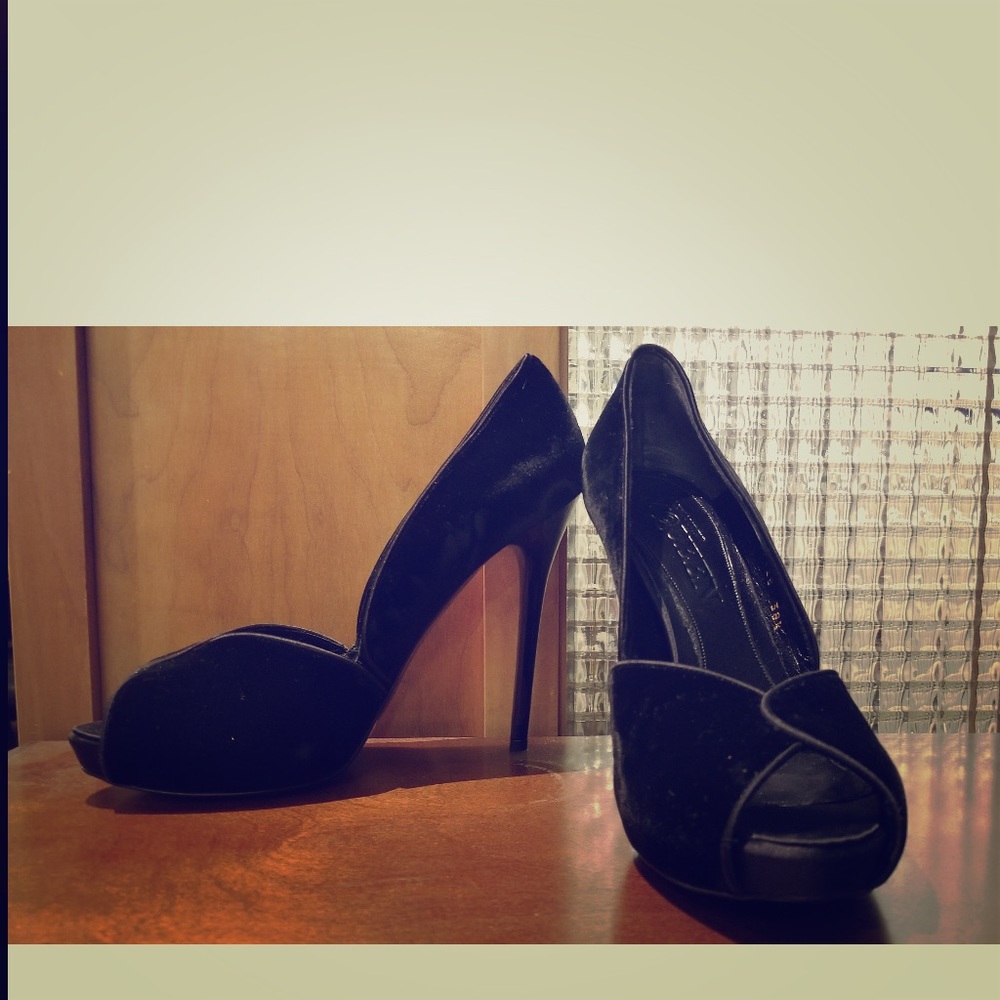 ITALIAN ALEXANDER MCQUEEN US SIZE 8.5